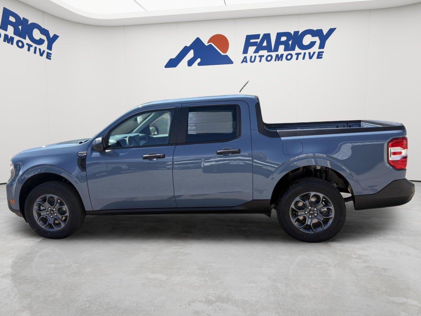 Used 2026 Azure Gray Metallic Tri-Coat Ford XLT image 2
