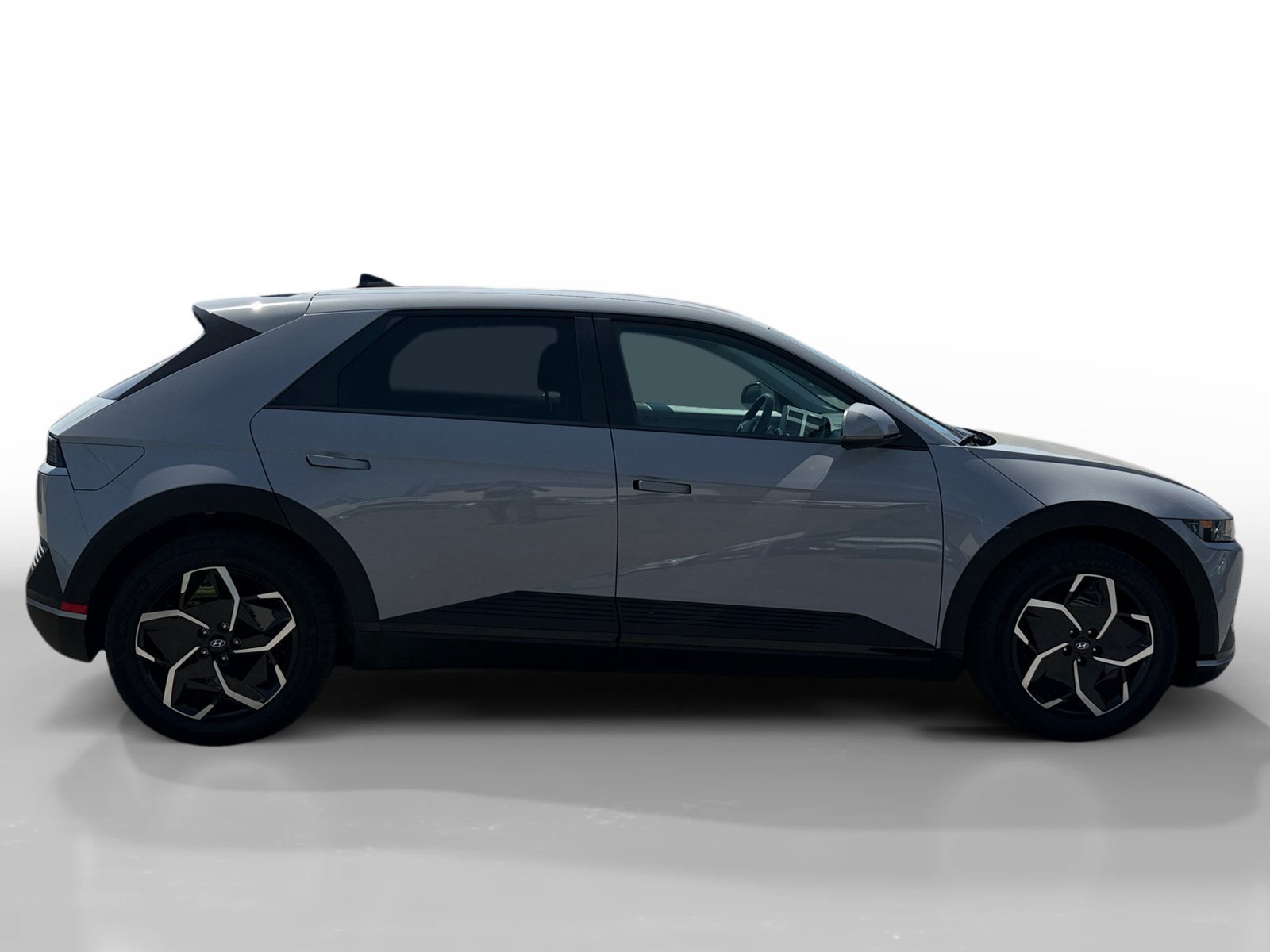 Used 2024 Cyber Gray Hyundai SEL image 6