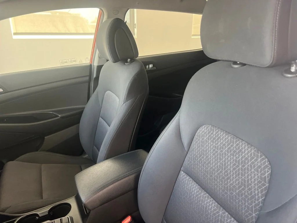 Used 2017 Sunset Hyundai SE image 10