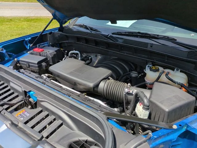 Used 2022 Dynamic Blue Metallic GMC AT4 image 26