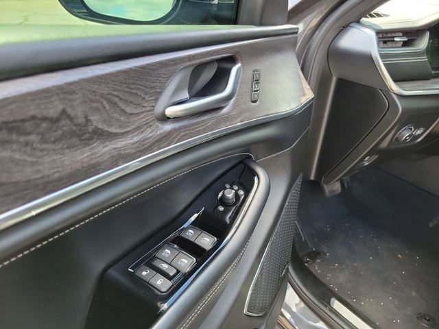 Used 2022 Gray Jeep Overland image 8