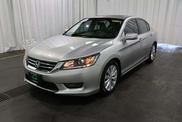 Certified Used 2013 Silver Honda EX-L image 32