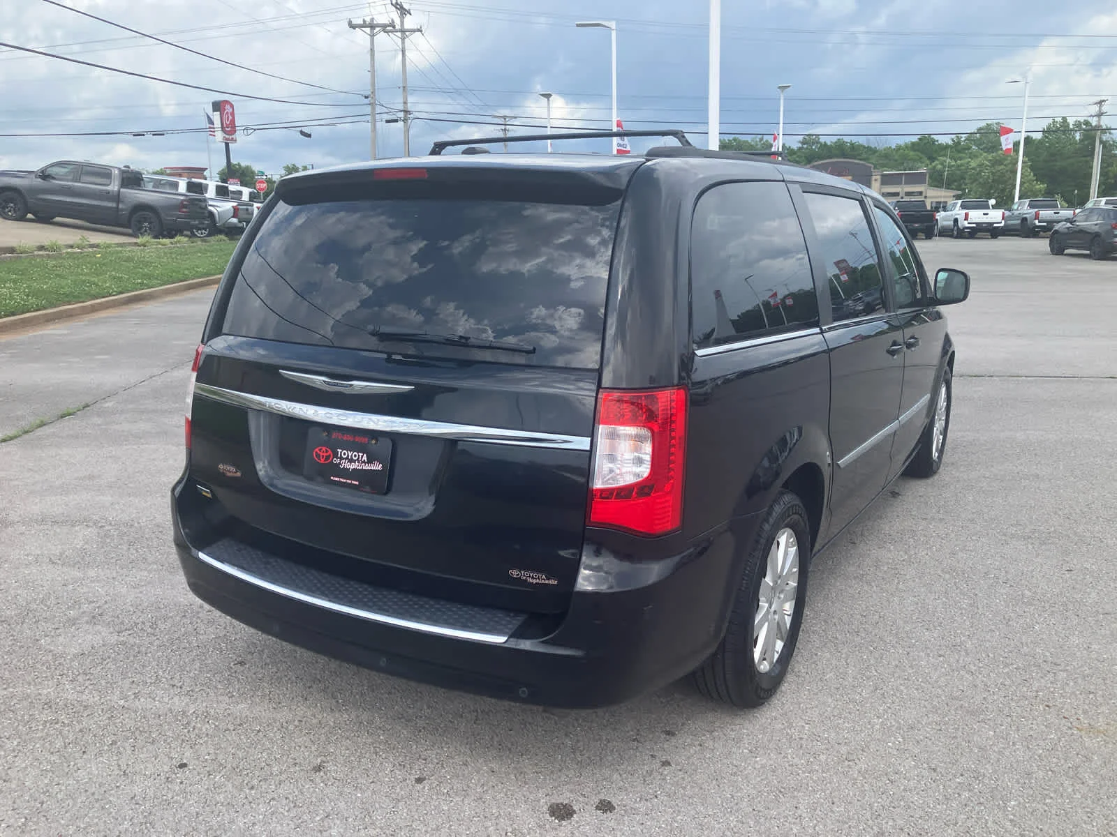 Used 2013 Brilliant Black Crystal Pearl Chrysler Touring image 7
