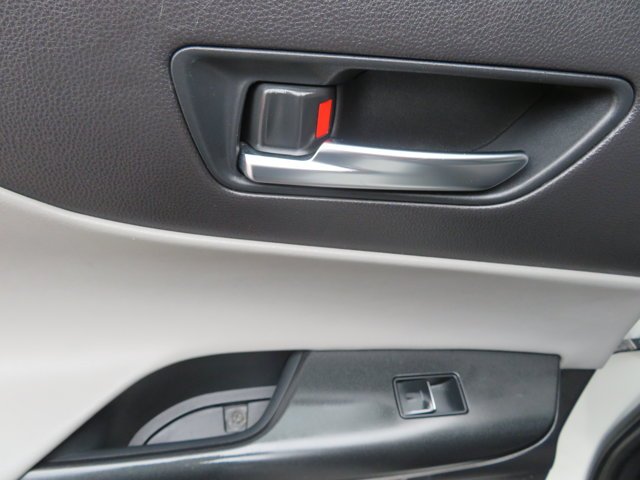 Used 2022 Blizzard Pearl Toyota LE image 17