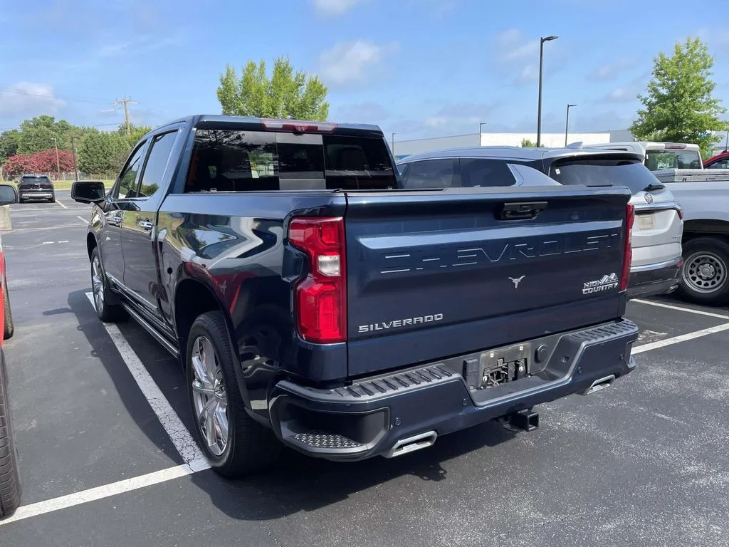 Used 2023 Northsky Blue Metallic Chevrolet High Country image 4