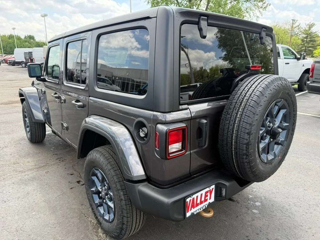 New 2026 Granite Crystal Metallic Clear-Coat Exterior Paint Jeep 85th Anniversary Edition image 5