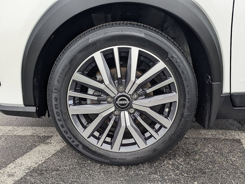 Used 2022 Aspen White Tricoat Nissan SV image 39