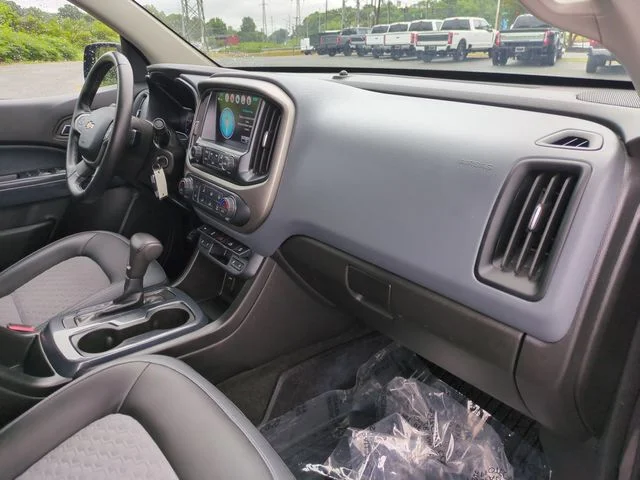 Used 2018 Black Chevrolet Z71 image 33