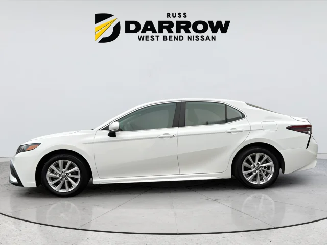 Used 2024  Toyota  image 2