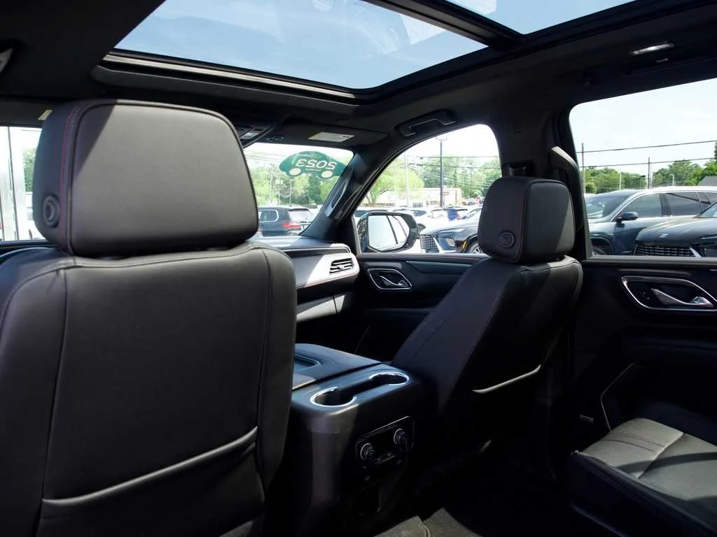 2023 Chevrolet Suburban RST - Photo 24