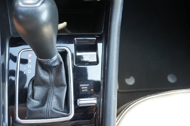 Used 2024 Black Jeep Latitude image 37