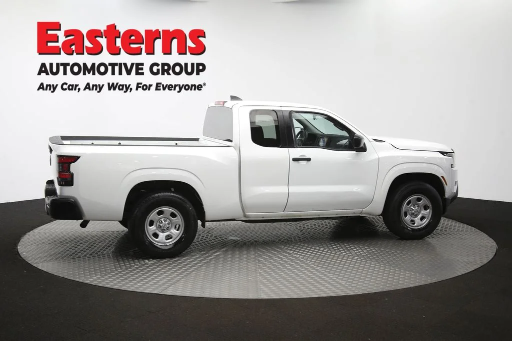 Used 2022 White Nissan S image 41