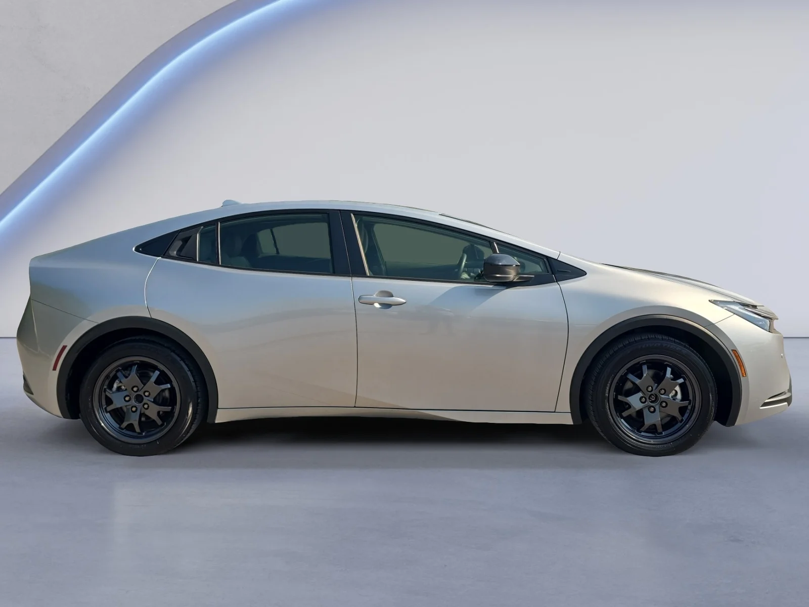 2025 Toyota Prius LE - Photo 7