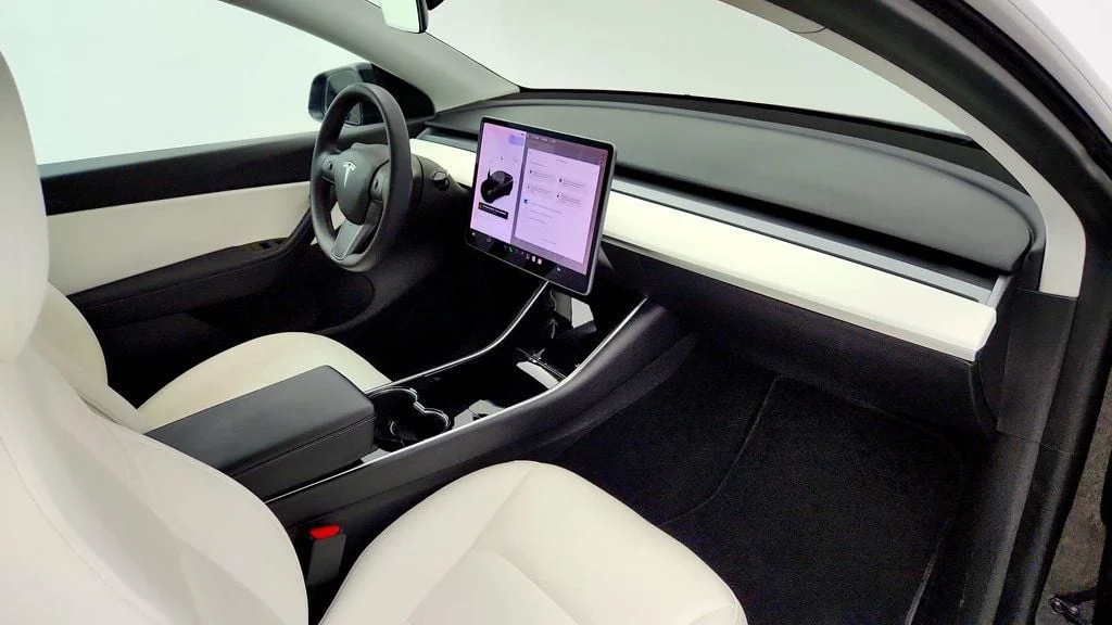 Used 2021 Solid Black Tesla Performance AWD w/ White & Black Premium Interior image 28