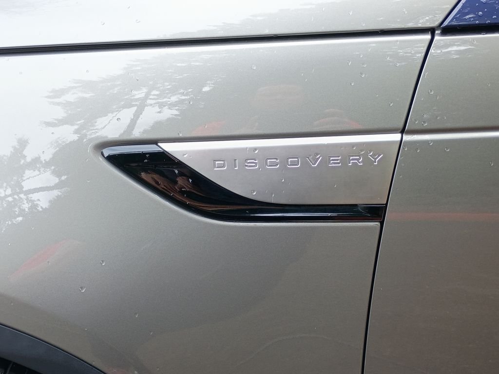 Used 2018 Silicon Silver Premium Metallic Land Rover HSE Luxury image 8
