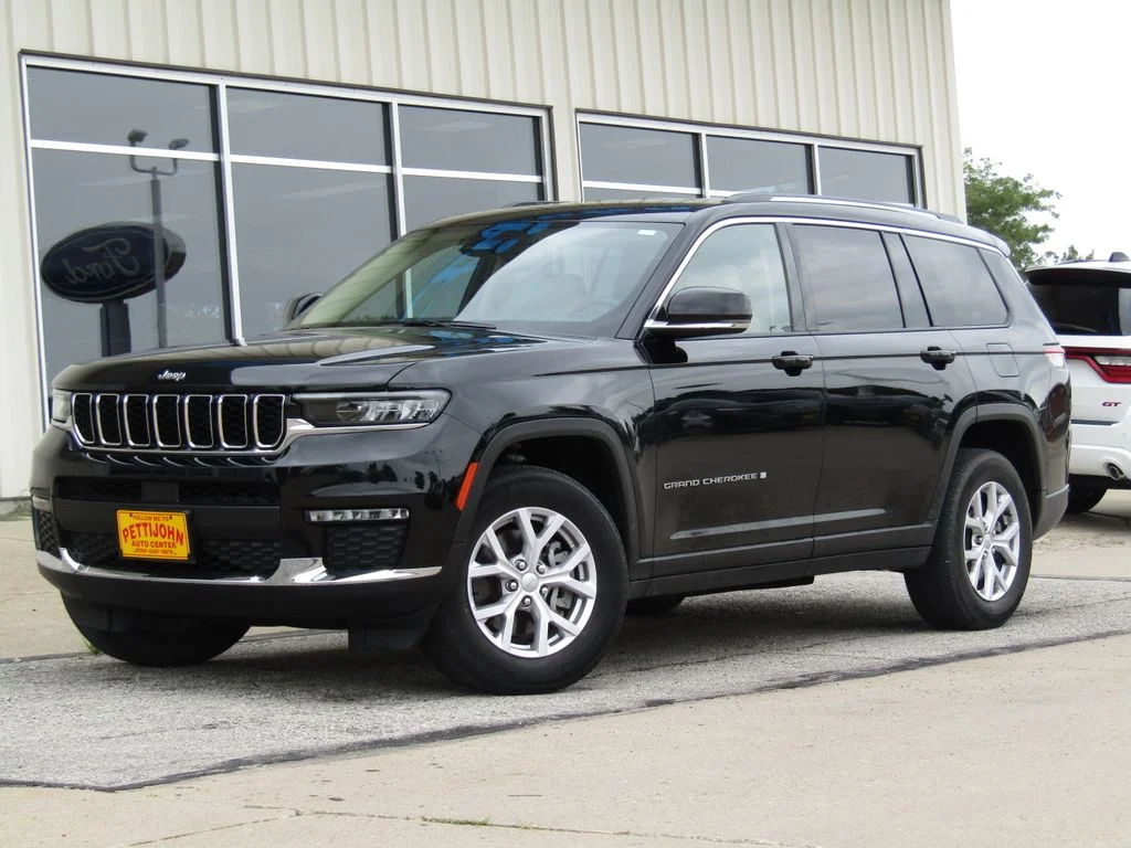 Used 2022 Black Jeep Limited image 12