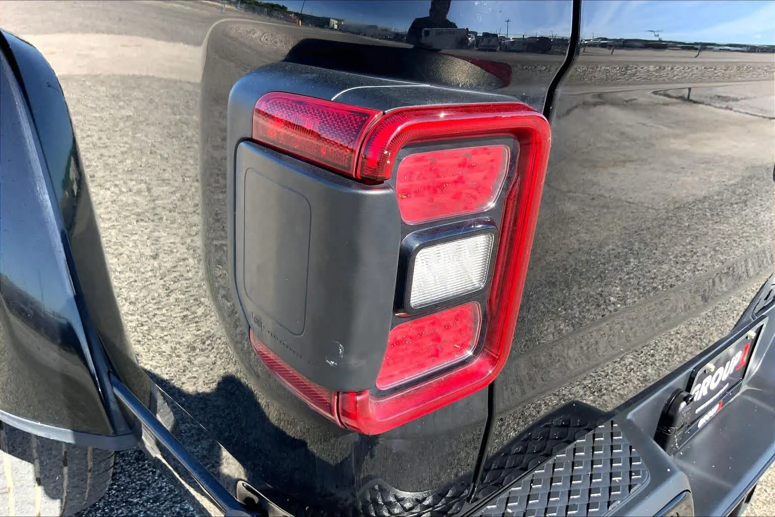 Used 2022 Black Clear Coat Jeep High Altitude image 28