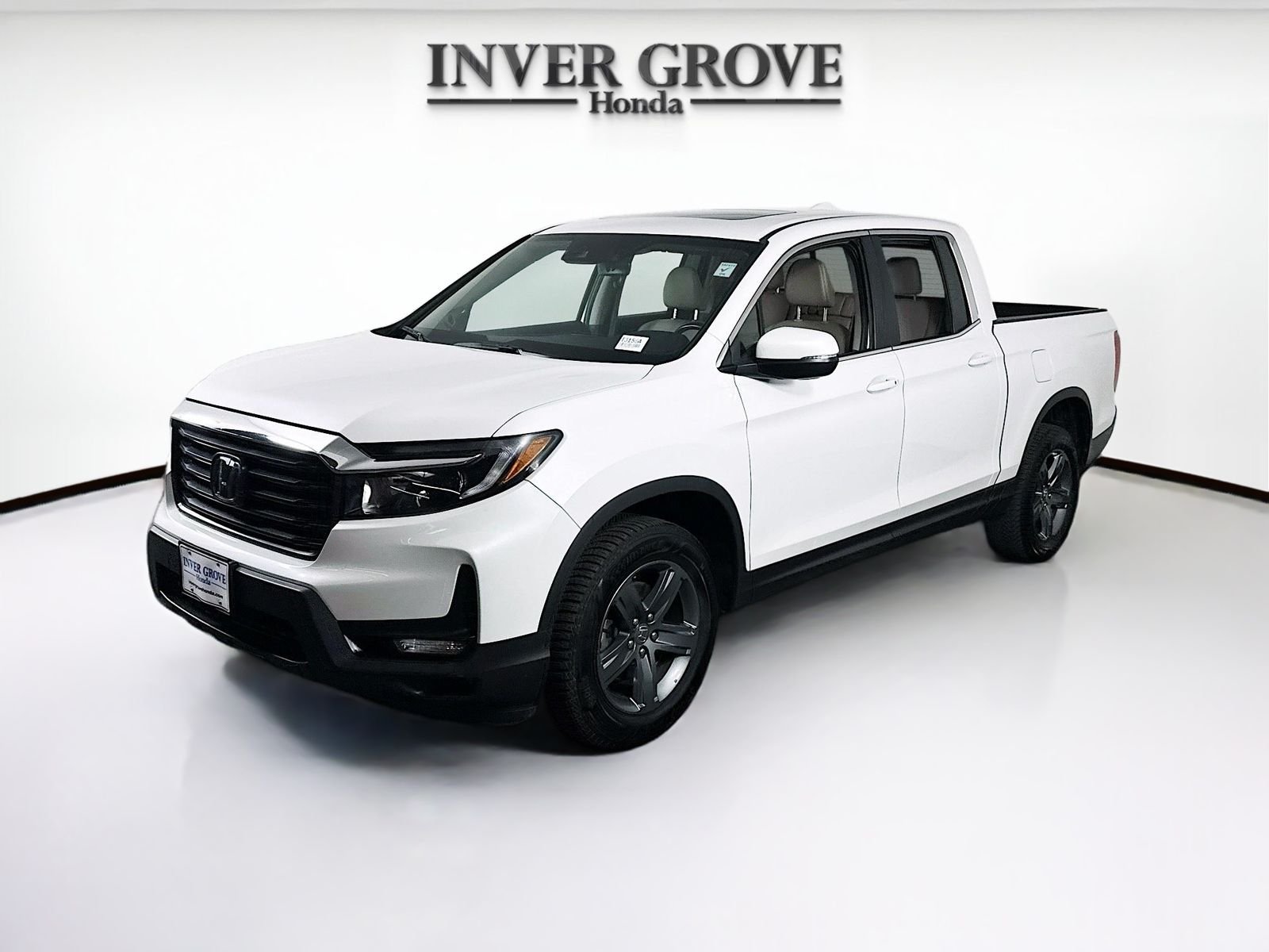 Used 2023 Lunar Silver Metallic Honda RTL image 1
