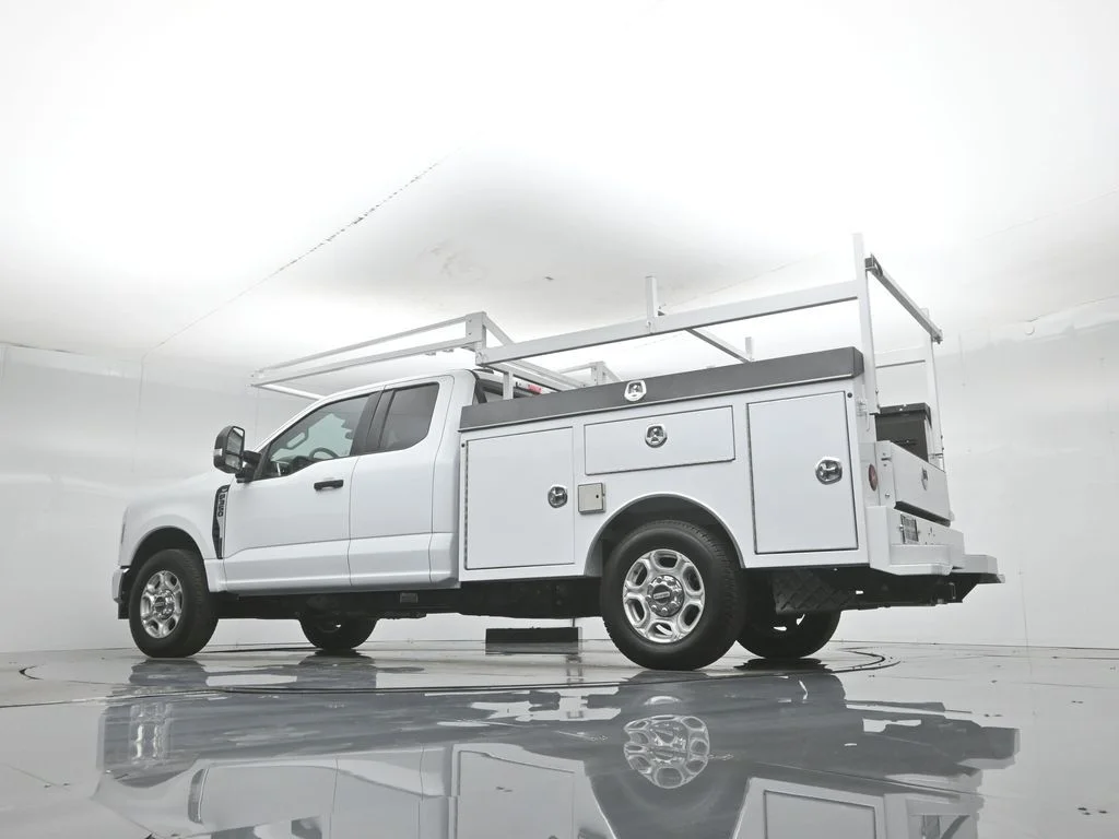 New 2026 Oxford White Ford XLT image 56