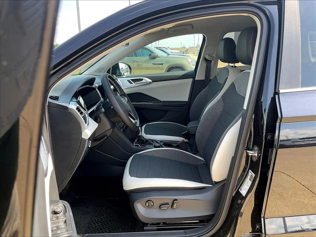 2026 Volkswagen Taos SE - Photo 11