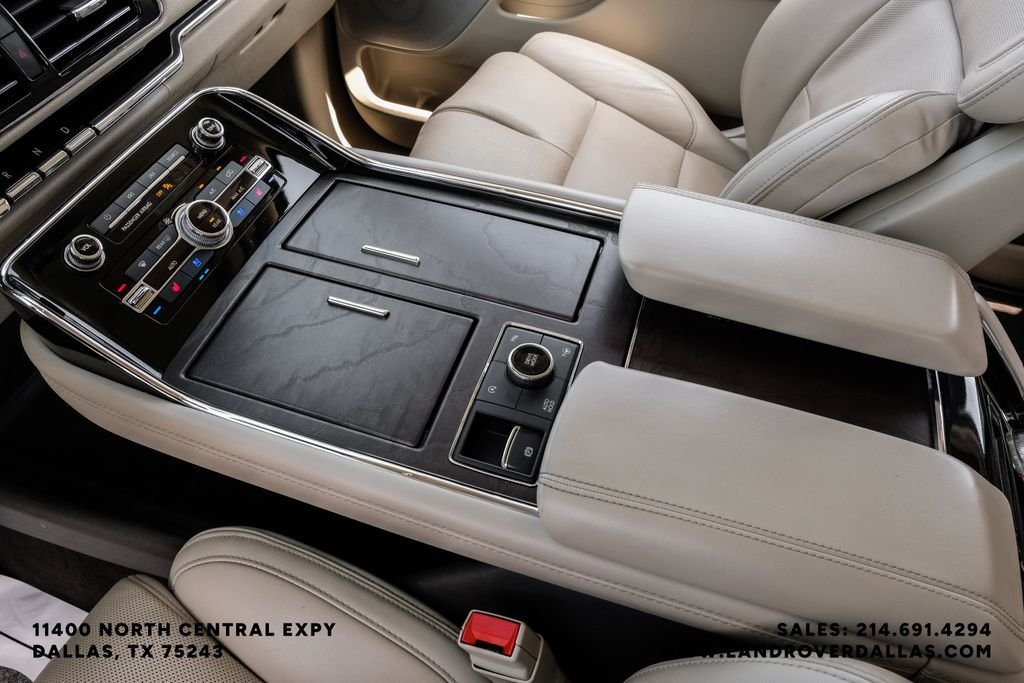 Used 2021 White Lincoln Reserve image 31