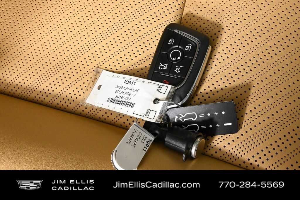 2025 Cadillac Escalade IQ Luxury 2 - Photo 28