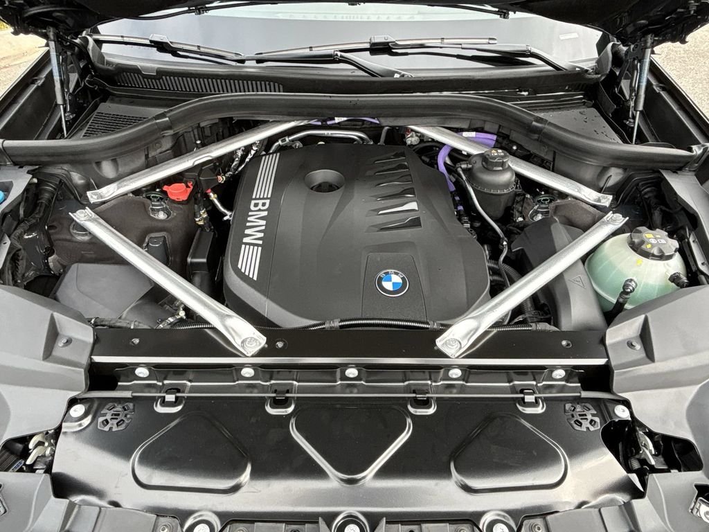 New 2027 Dravit Grey Metallic BMW xDrive40i image 18