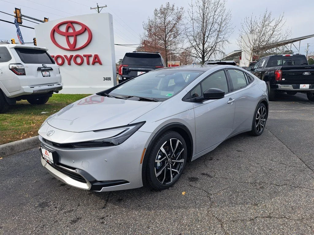 2026 Toyota Prius Plug-in Hybrid XSE - Photo 2