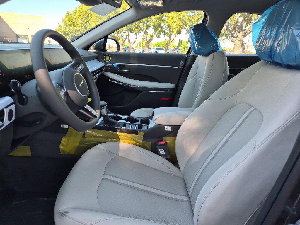 New 2026 Gray Hyundai SE image 15