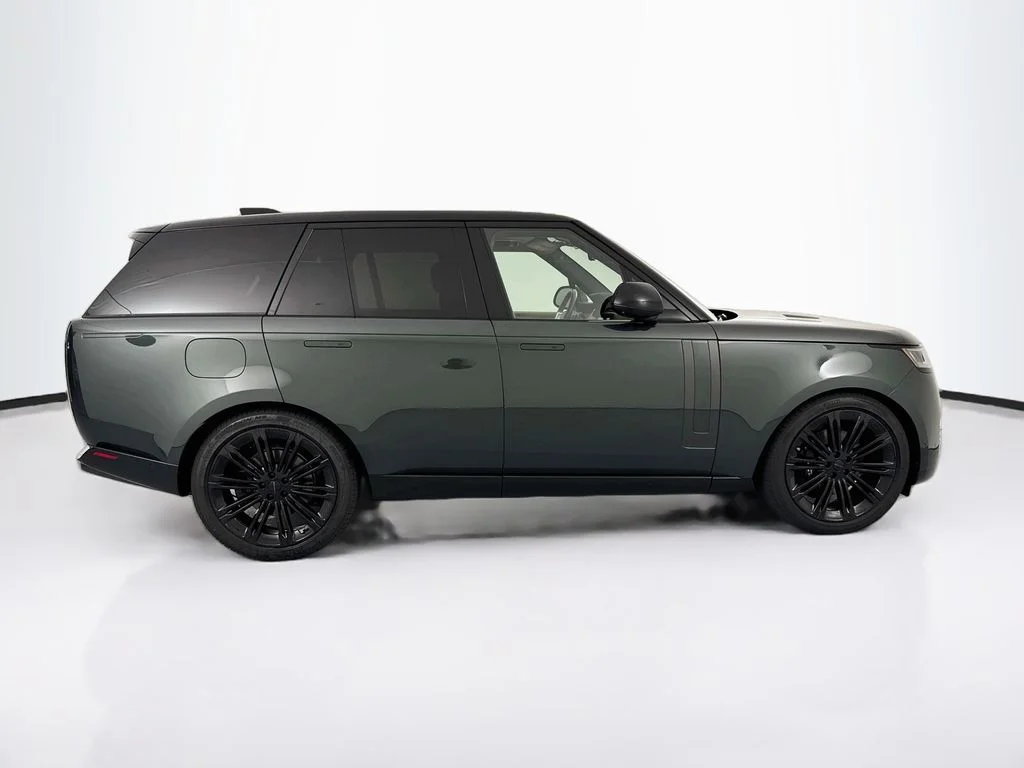 Used 2026 Green Land Rover SE image 4