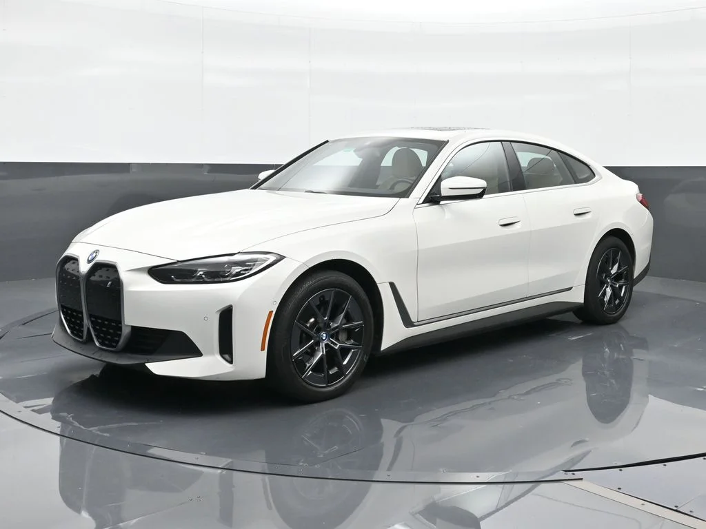2023 BMW i4 eDrive35's photo