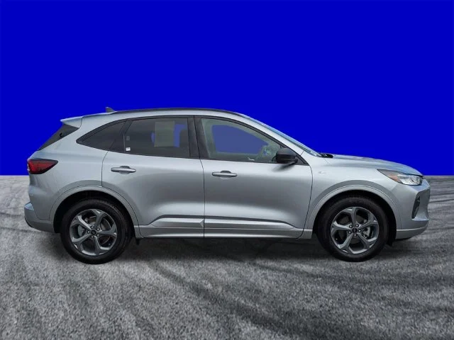 Certified Used 2023 Iconic Silver Metallic Ford ST-Line image 3