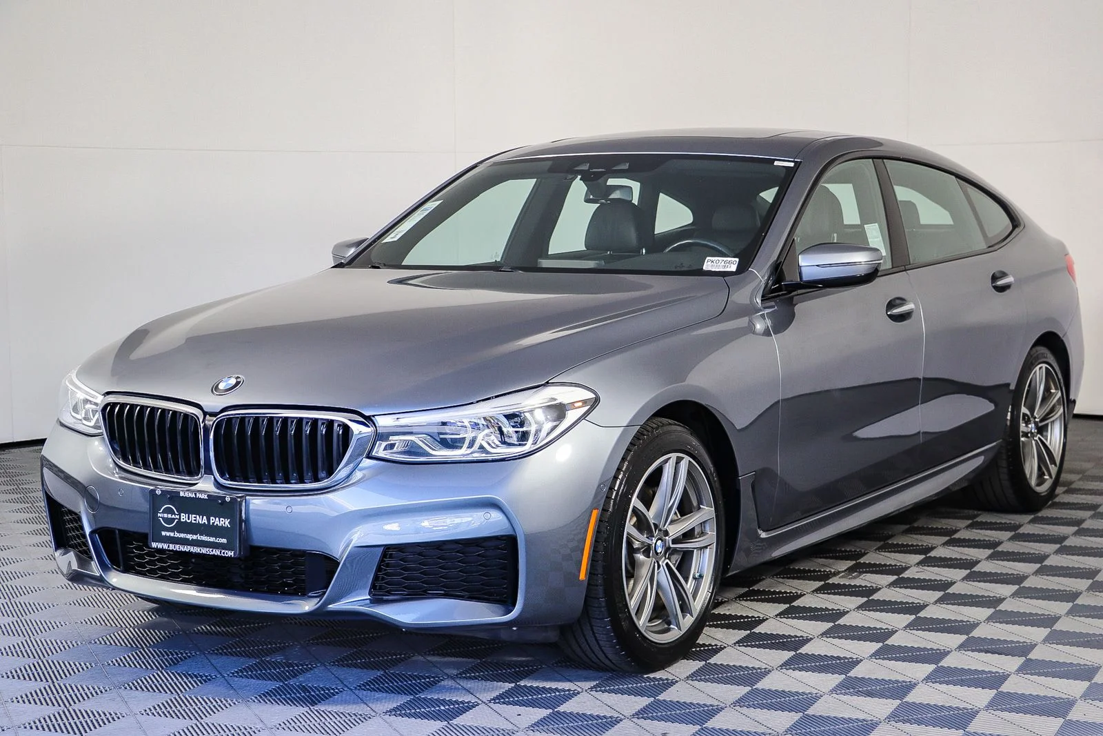 Used 2018 Blue BMW 640 Gran Turismo i xDrive image 3