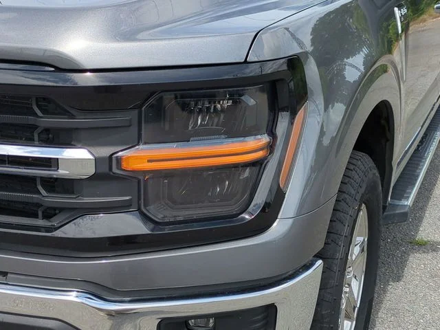 Used 2025 Gray Ford XLT image 9