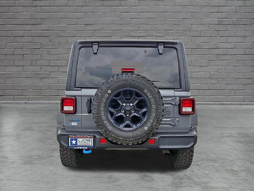 Used 2023 Gray Jeep 4x4 image 12