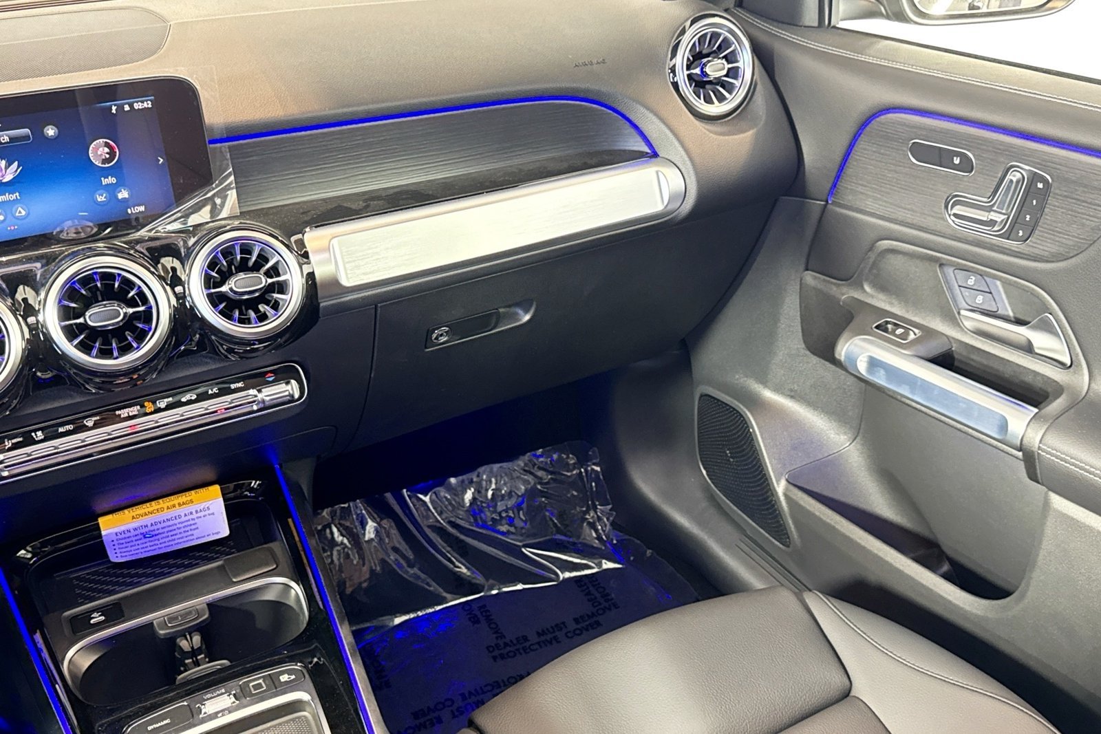 New 2026 Night Black Mercedes-Benz GLB 250 image 21