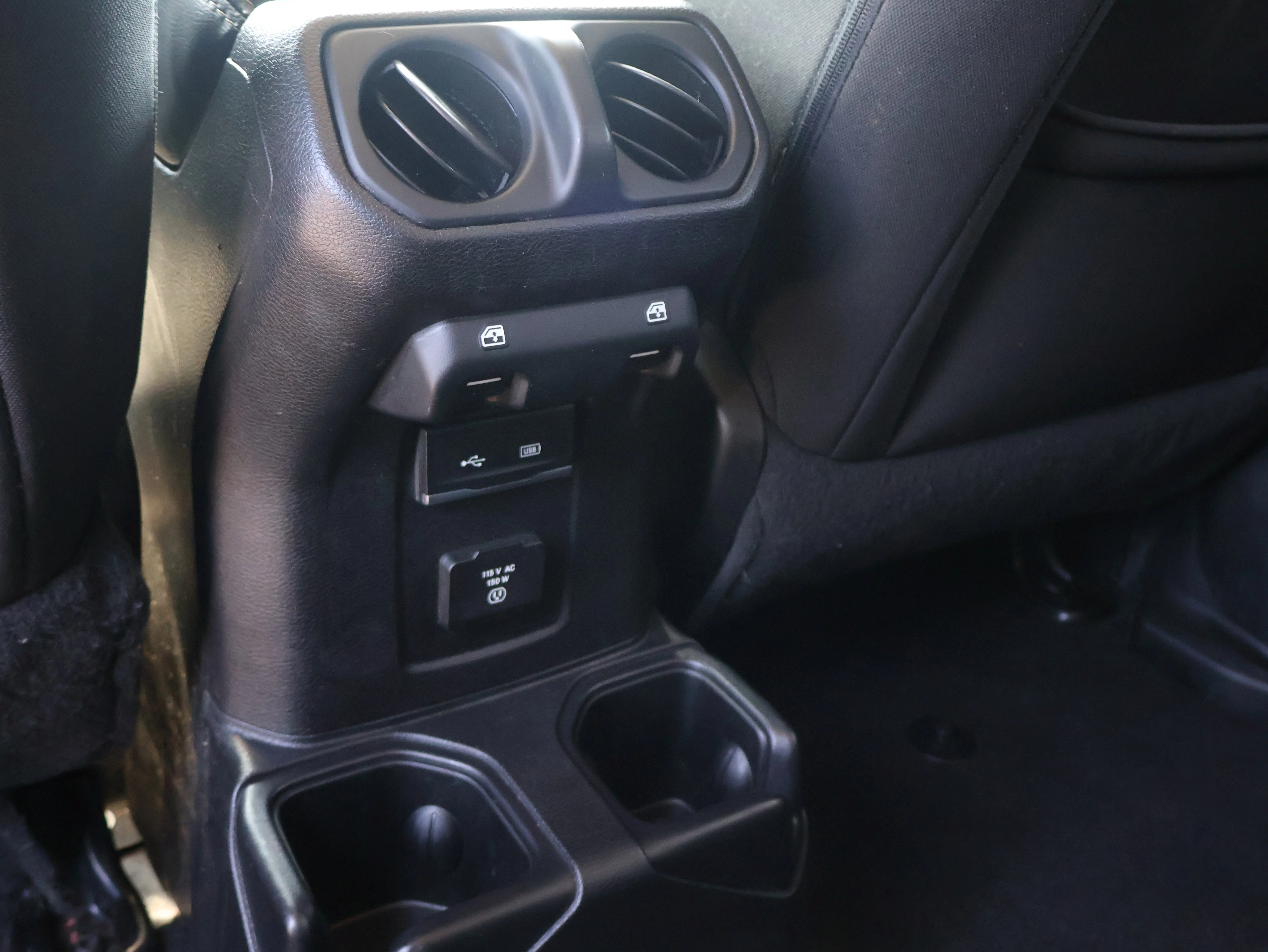 Used 2019 Black Clearcoat Jeep Sahara image 17