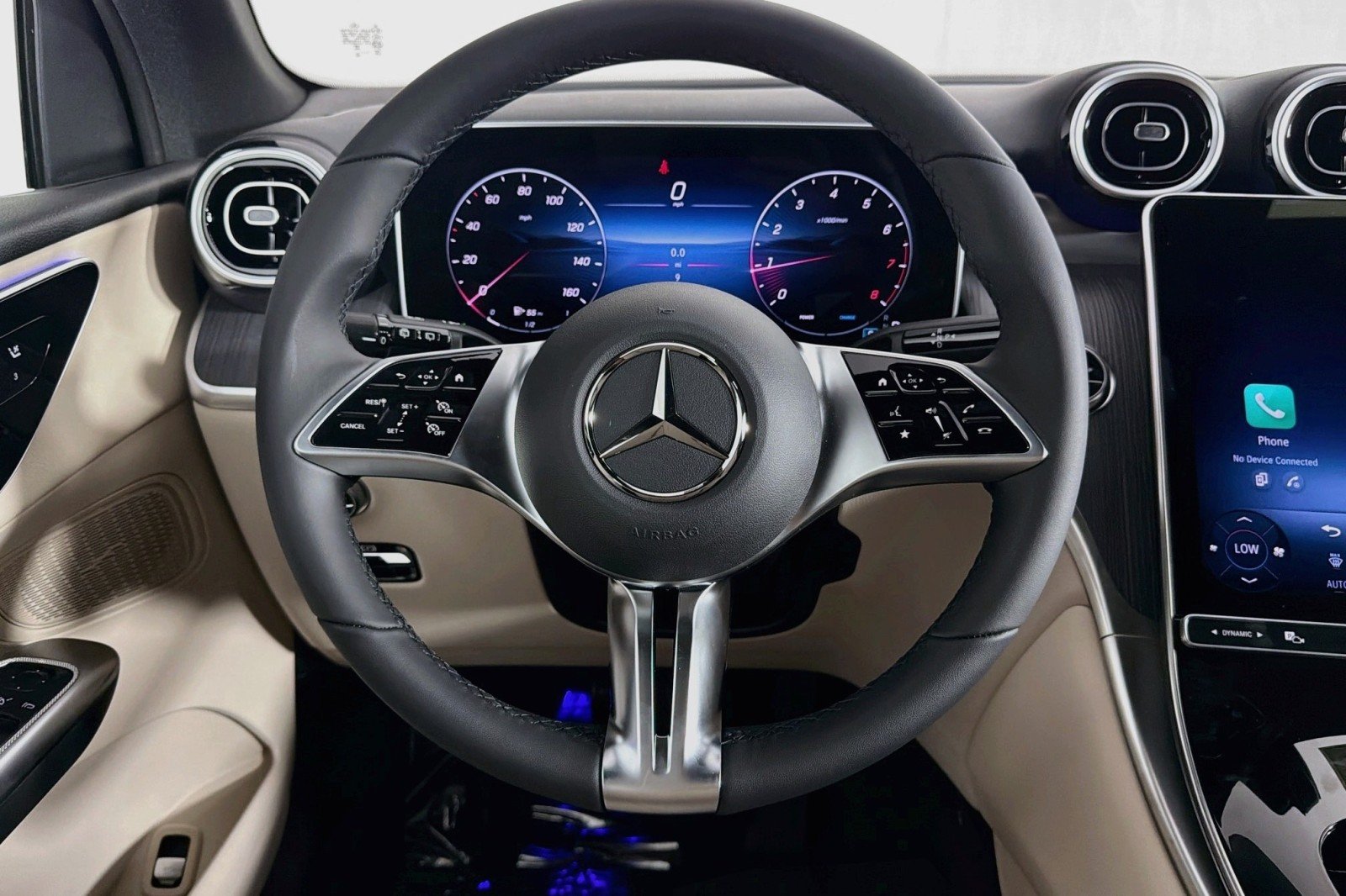 New 2026 Polar White Mercedes-Benz GLC 300 SUV image 17