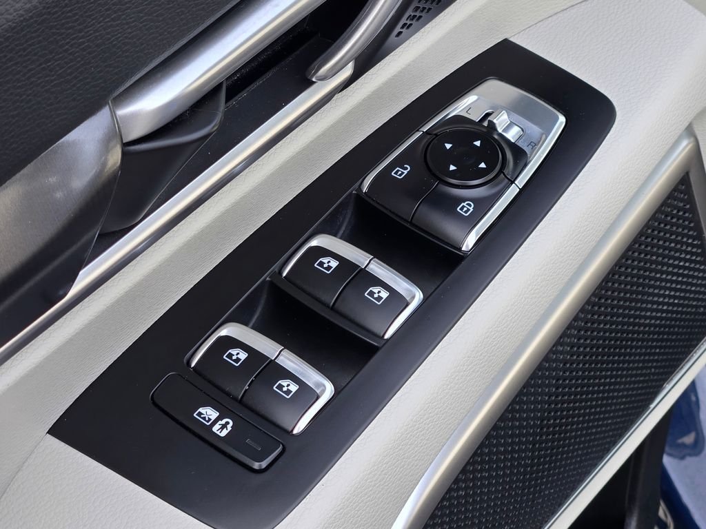 Used 2024 Black Kia S image 32