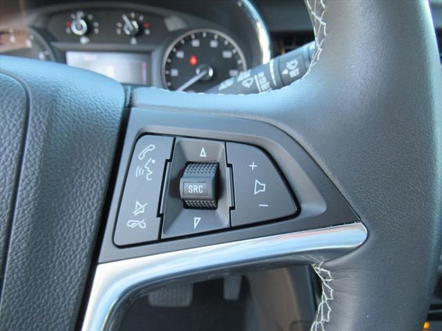 Used 2022  Buick Preferred image 21
