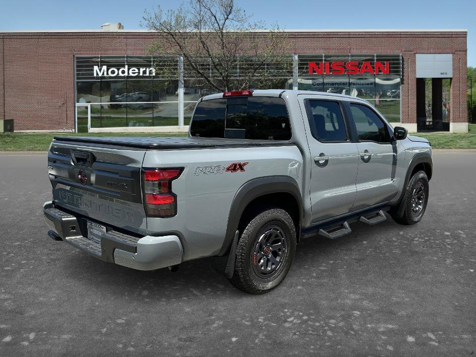 Used 2025 Boulder Gray Pearl Nissan PRO-4X image 4