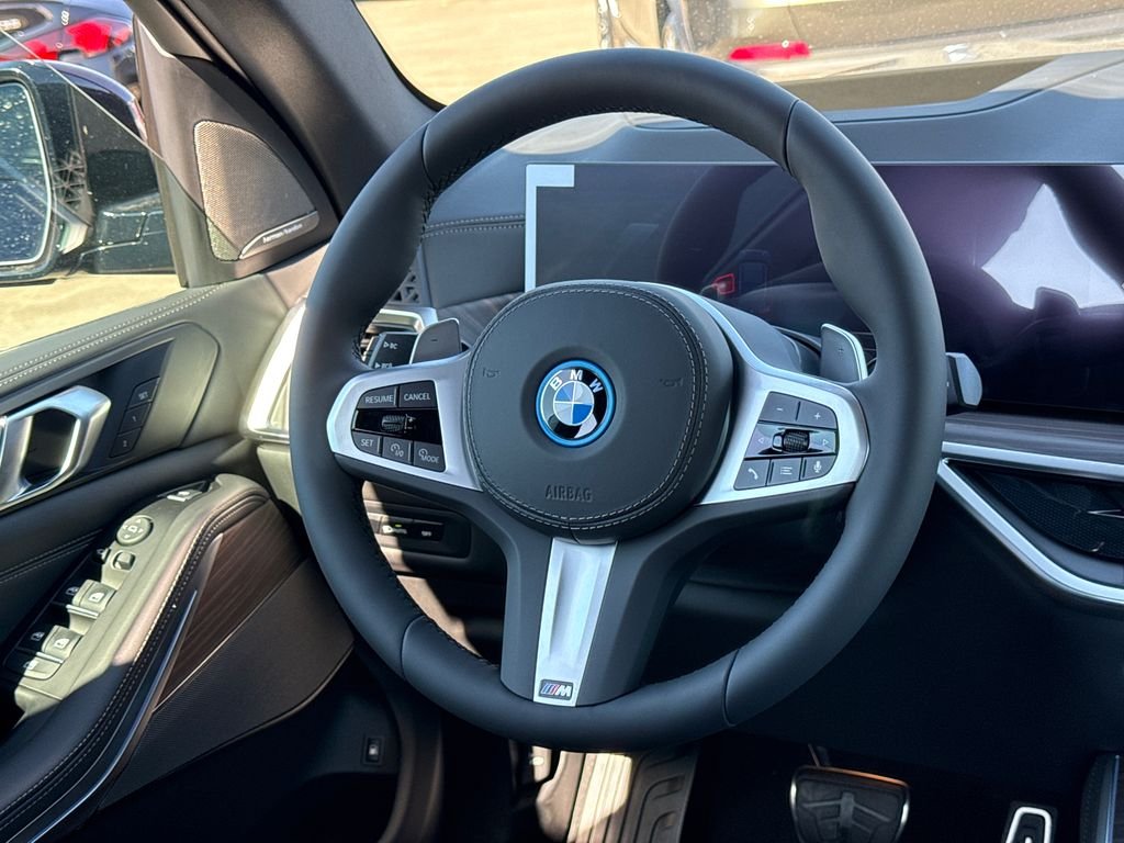 New 2026 Tanzanite Blue II Metallic BMW xDrive50e image 21