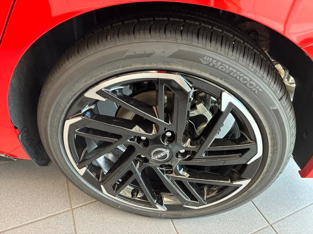 2026 Nissan Sentra SR - Photo 9