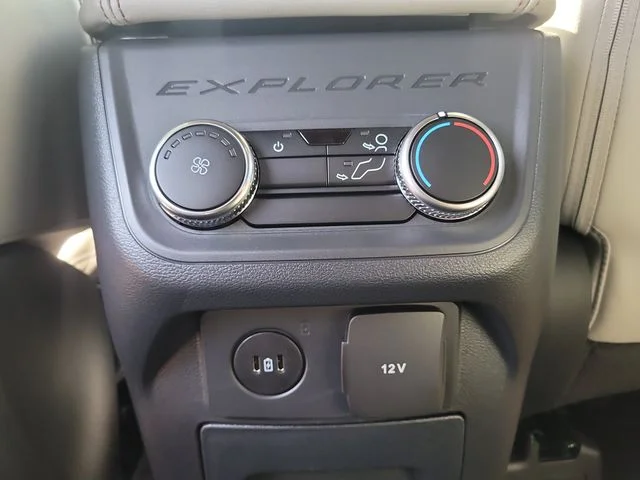 New 2027 Gray Metallic Ford Active image 17