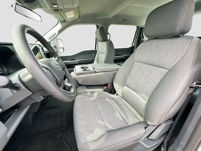 New 2026 Oxford White Ford XL image 14