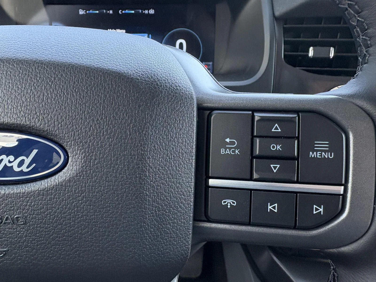 2025 Ford F-150 Lightning Flash - Photo 13