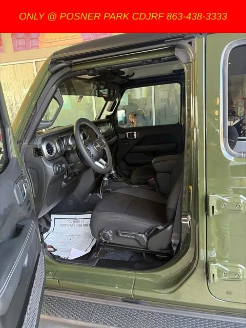 Used 2023 Green Jeep Sahara image 3