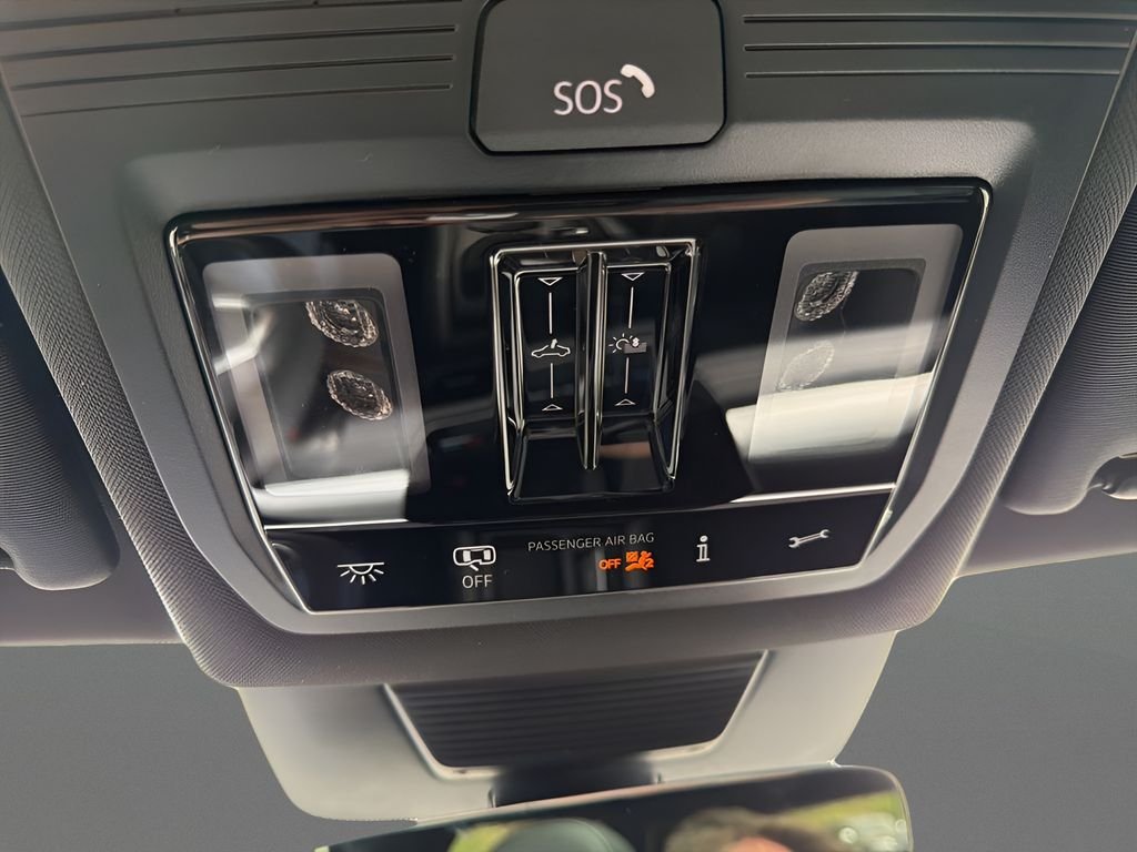 New 2026 Deep Black Pearl Volkswagen 2.0T SE R-Line Black image 18
