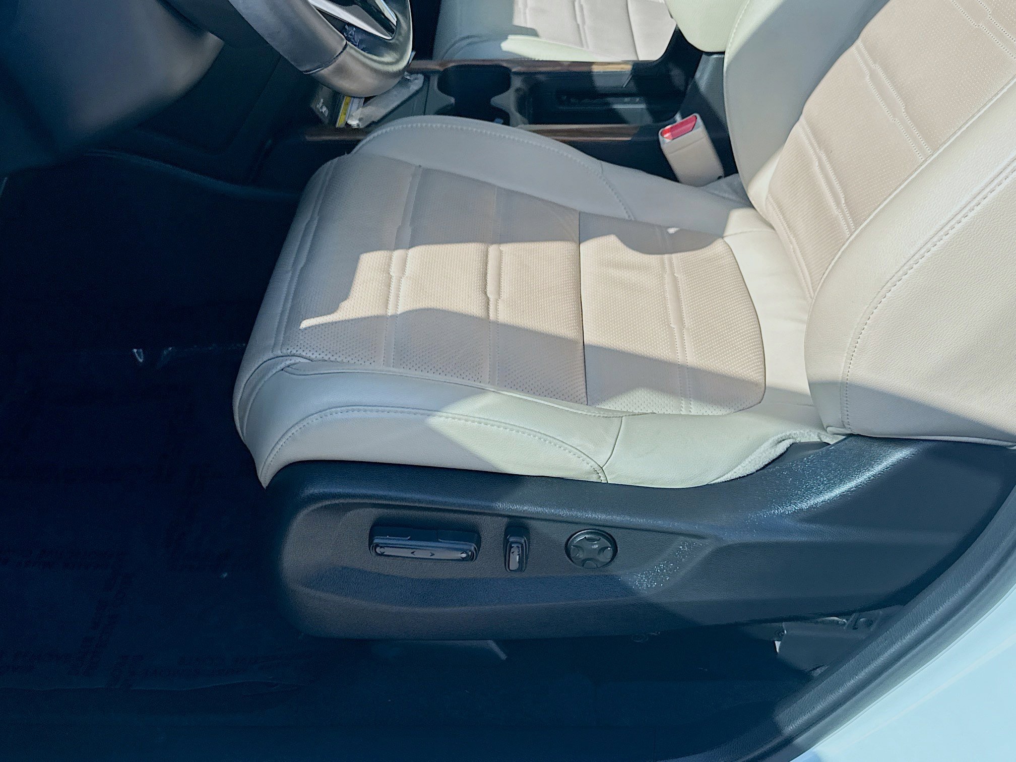 Certified Used 2022 Platinum White Pearl Honda Touring image 19