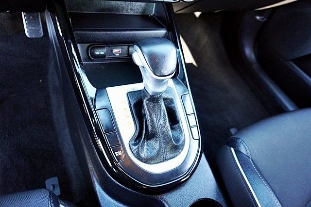 Used 2023 White Kia GT-Line image 28